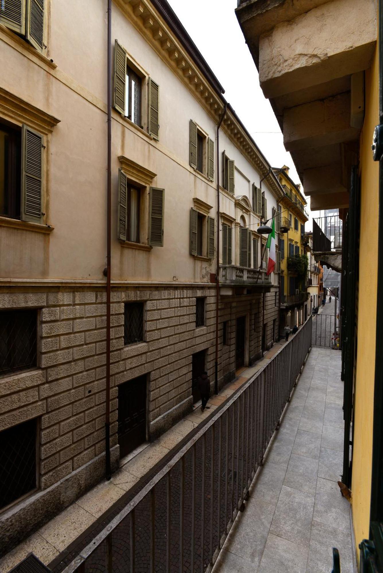 Giallo Dalia By Maison 73 Apartment Verona Ngoại thất bức ảnh